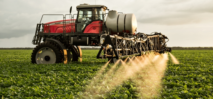 Самоходные опрыскиватели Massey Ferguson® выходят на российские поля