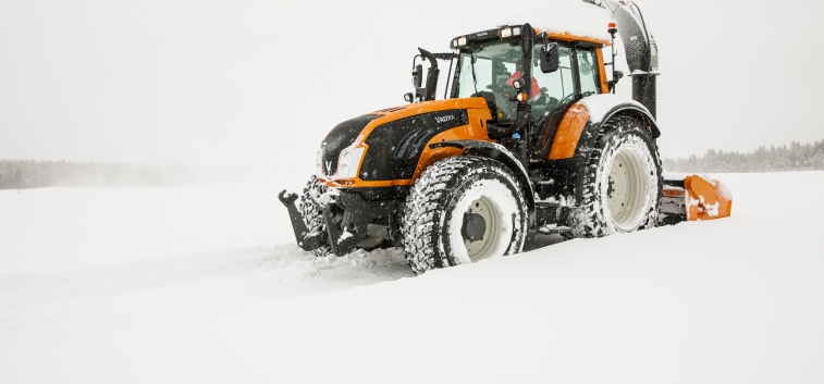 Аэропорт «Бегишево» в Татарстане приобрел технику Valtra®