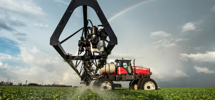 Самоходные опрыскиватели Massey Ferguson® выходят на российские поля