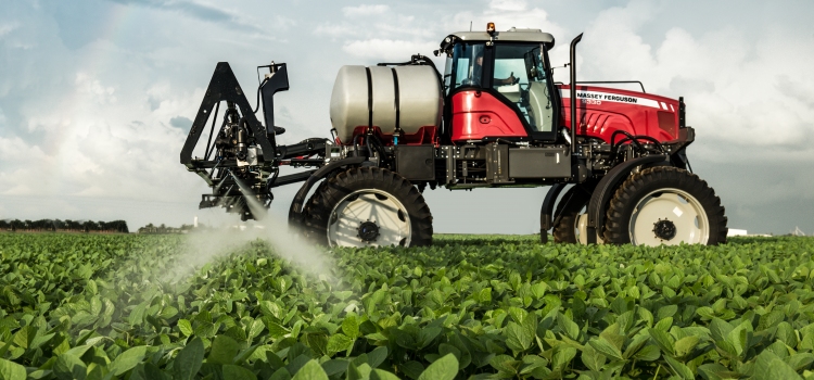 Самоходные опрыскиватели Massey Ferguson® выходят на российские поля
