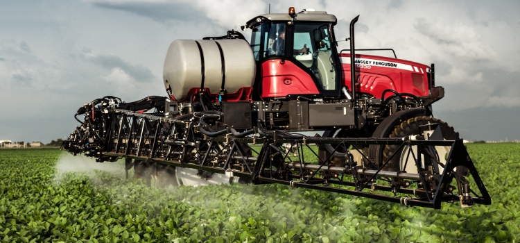 Самоходные опрыскиватели Massey Ferguson® выходят на российские поля