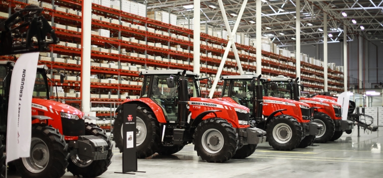 AGCO-RM представило полную линейку техники брендов Fendt®, Massey Ferguson® и Valtra® на октябрьских клиентских мероприятиях