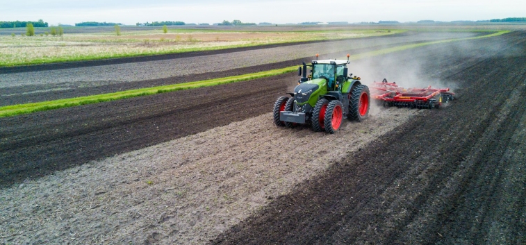 Бренд Fendt представит обновленные тракторы 900 серии 7-го поколения и 1000 серии 3-го поколения