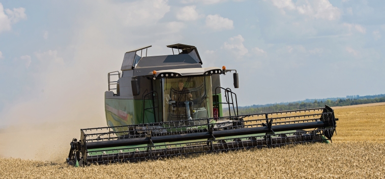 AGCO-RM представляет на российском рынке клавишные комбайны Fendt® 6335C