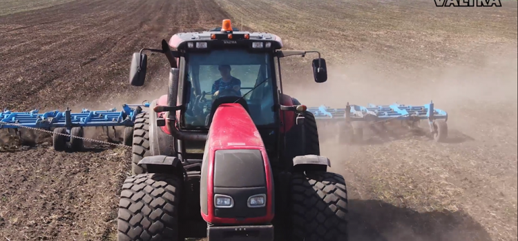 От VALMET до Valtra S серии: владелец тракторов Valtra отмечает 20-летие работы с брендом